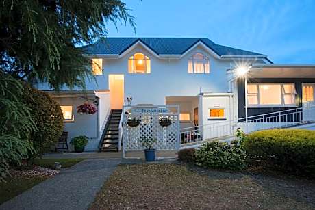 Waimarie on Riverside Motel & Apartments