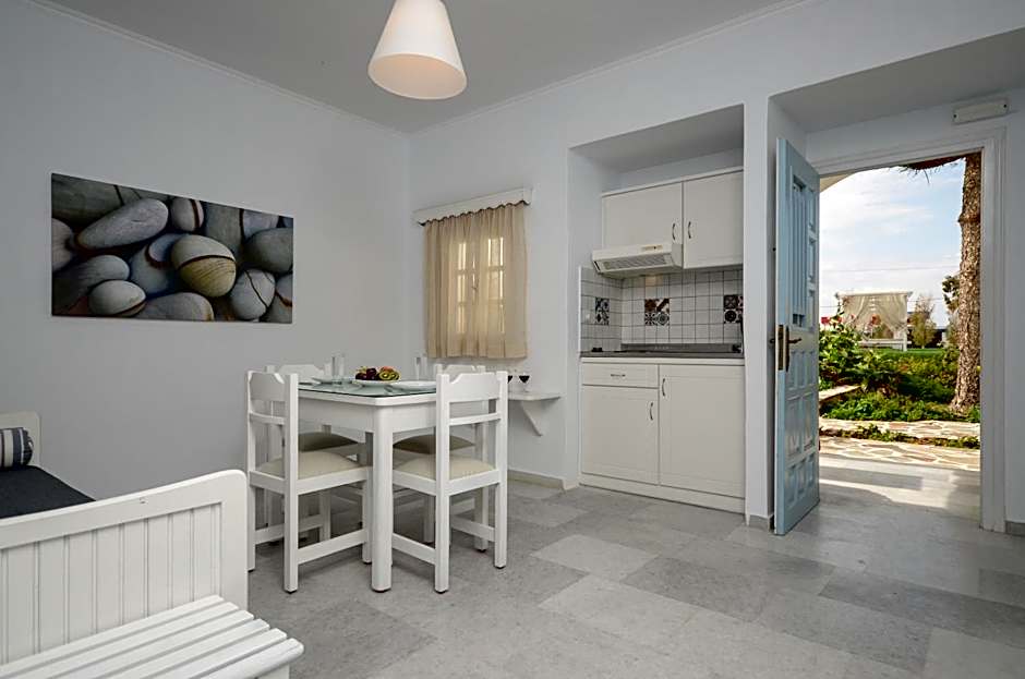 Birikos Studios & Apartments