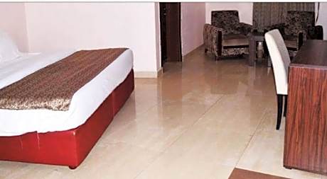 Leophine Residency Hotel Ogidi