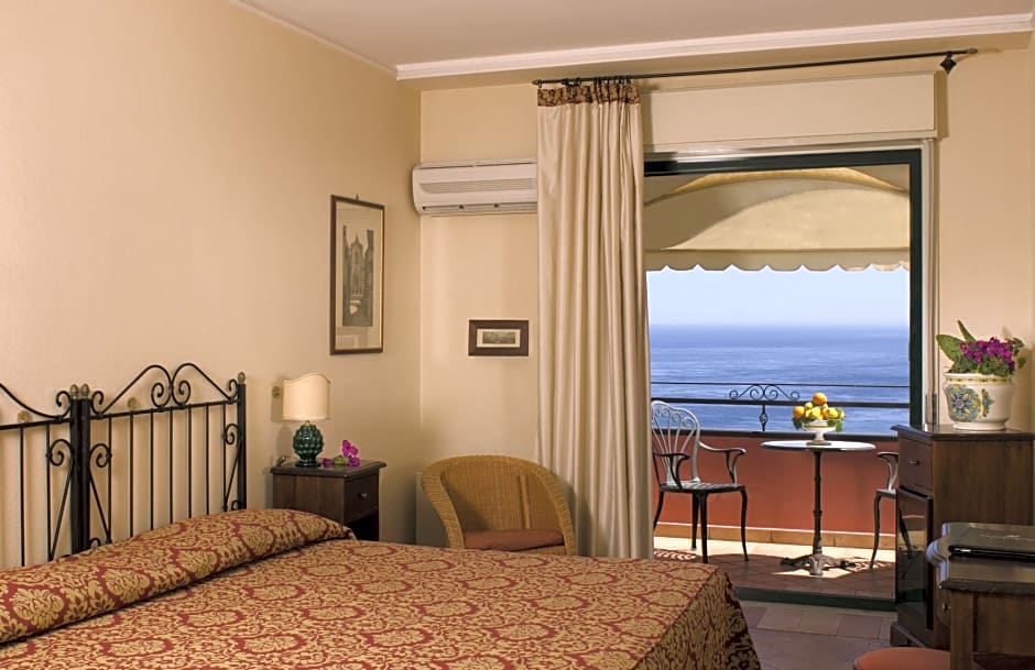 Baia Taormina Hotel