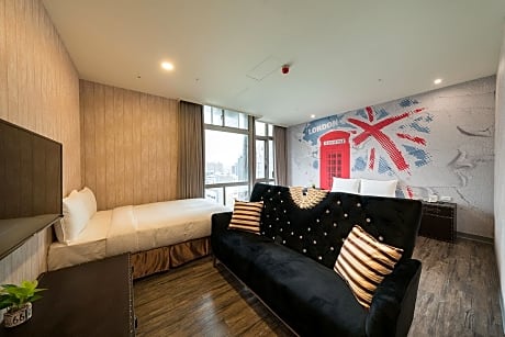 Deluxe Quad Room City View