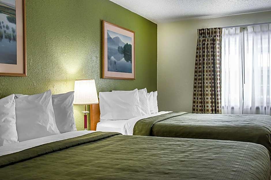 Photo 1 of 5 of 2 Queen Beds, Nonsmoking