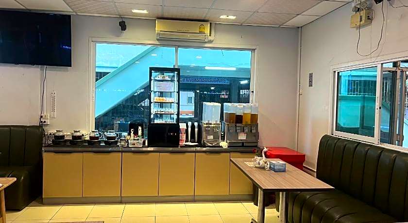 Alongkorn hotel by SB