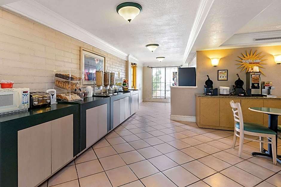 La Quinta Inn & Suites by Wyndham El Paso West