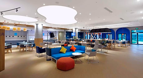 HOLIDAY INN EXPRESS Shanghai Tourism Zone