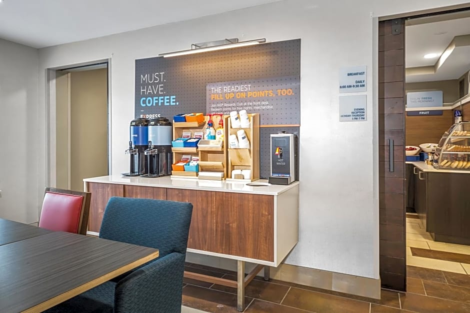 Holiday Inn Express Chicago Northwest-Vernon Hills By IHG