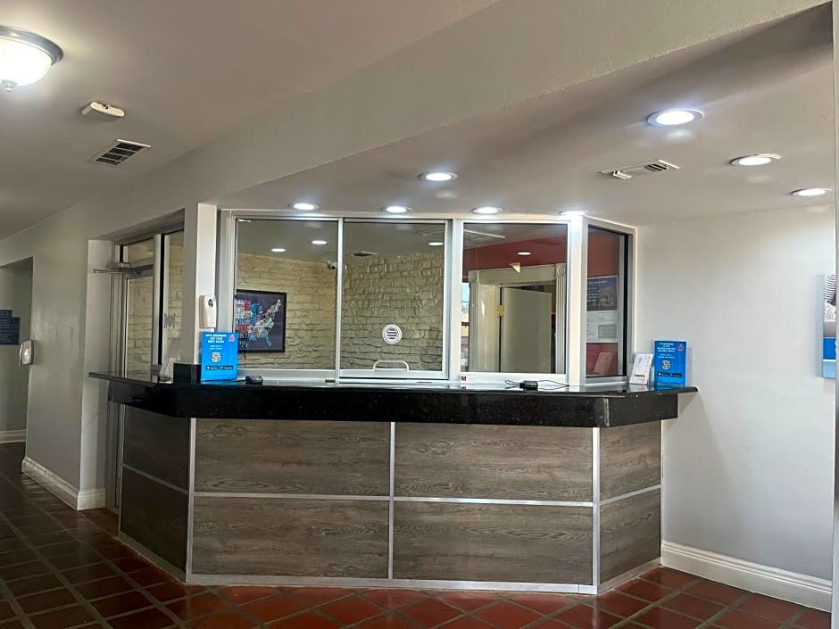 Studio 6 Suites Dallas, TX - Downtown