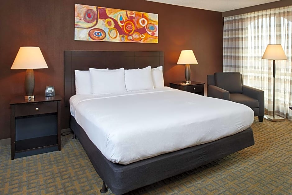 DoubleTree By Hilton Hotel Dallas Market Center