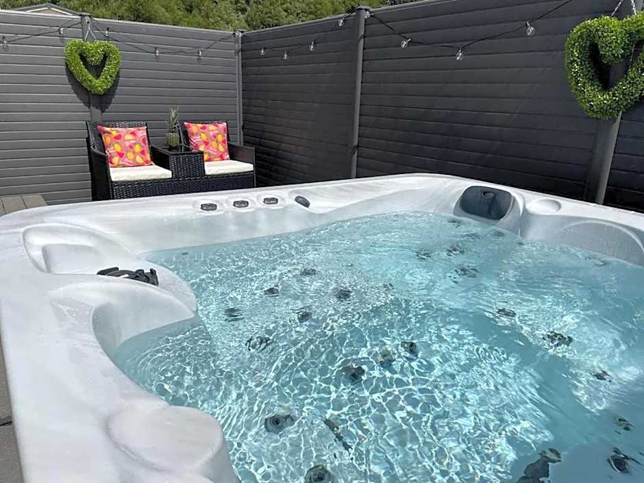 Hot Tub 9 The Fairways