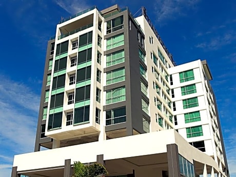 Symphony Suites Hotel