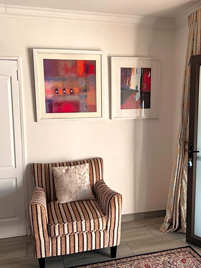 2 Op Terblanche Guesthouse