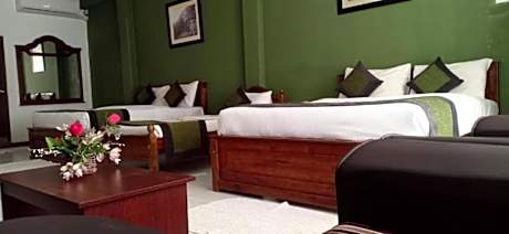 Deluxe Family Room