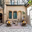 Le Phenix Hotel