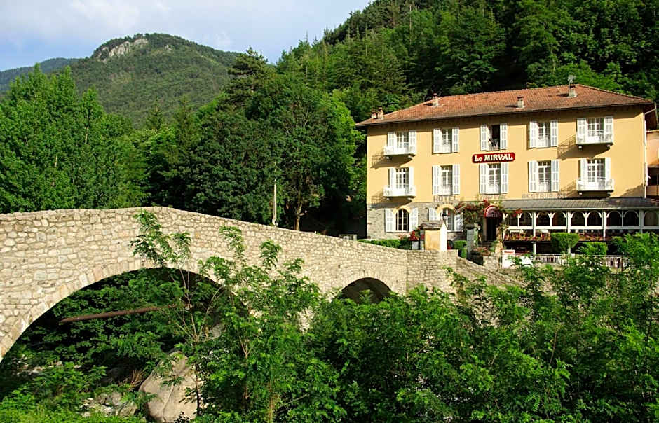 Le Mirval