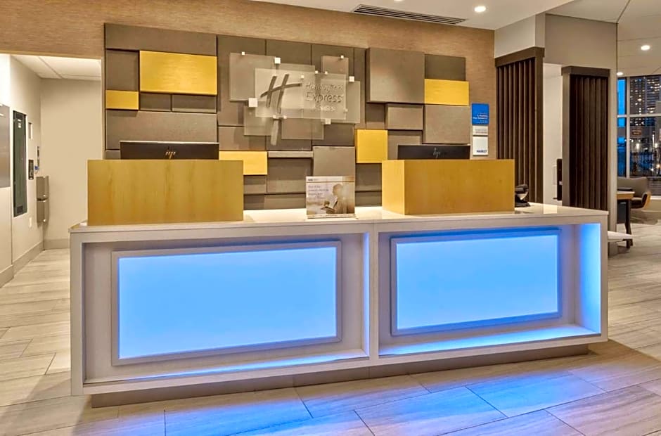 Holiday Inn Express And Suites Jersey City - Holland Tunnel By IHG