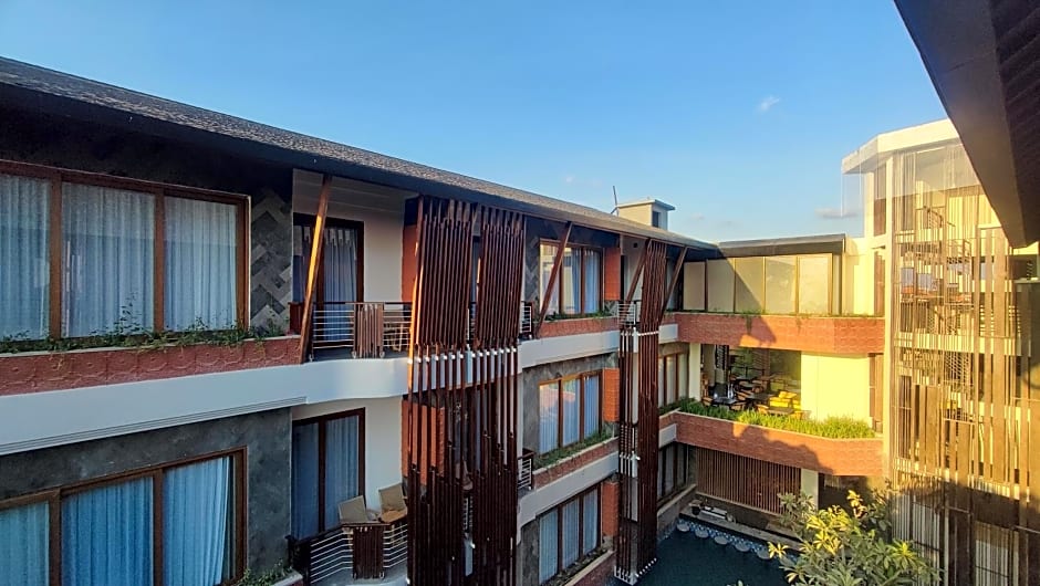 Mokko Suites Batubelig