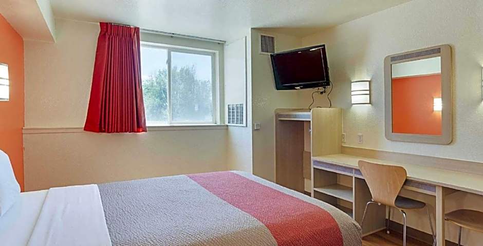 Motel 6-Fort Lupton, CO