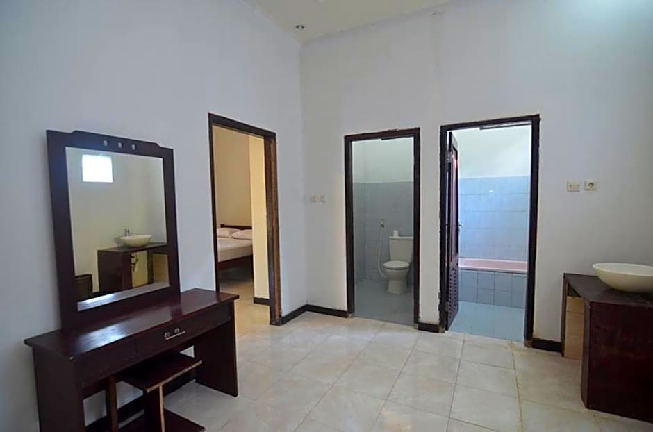 Puri Itoma Bungalows