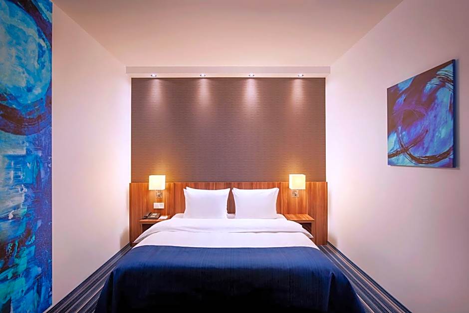 Holiday Inn Express Bremen Airport By IHG