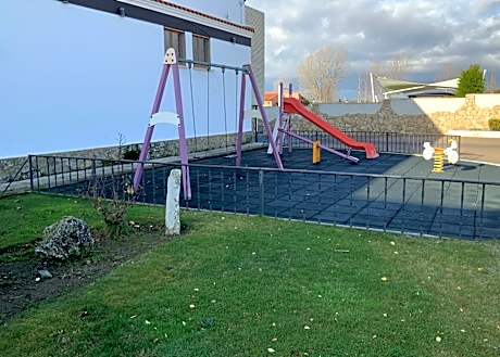 Family Room (2 Adults + 2 Children)