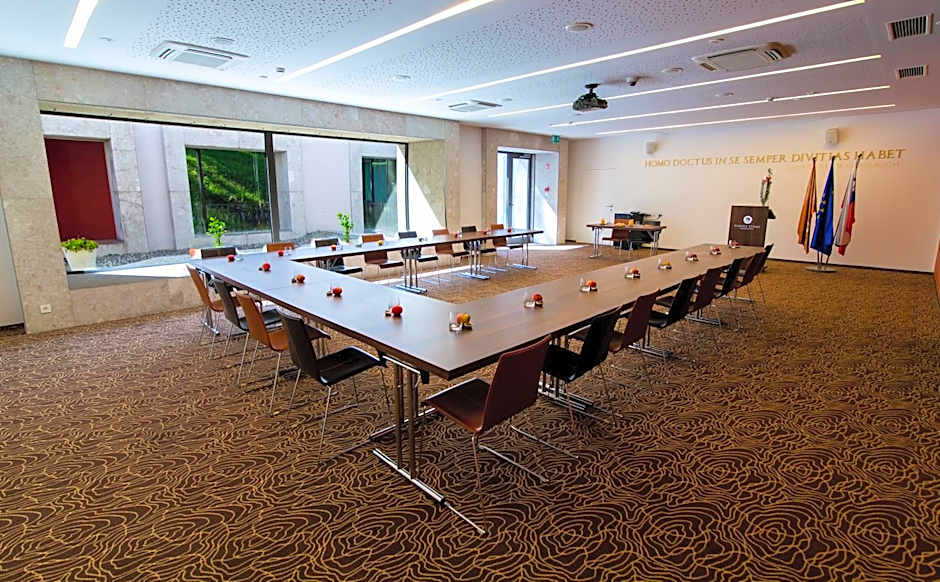 Rimske Terme Resort - Hotel Zdraviliški dvor