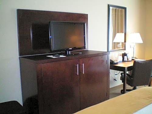 Holiday Inn Express Hotel & Suites Beaumont Northwest By IHG