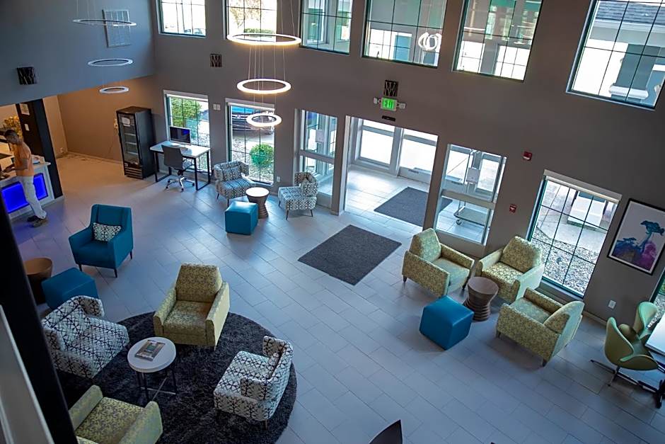 Clarion Pointe Indianapolis Airport