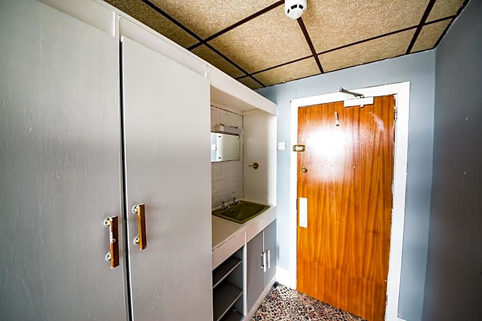 MyRoomz Silver Strand Hotel