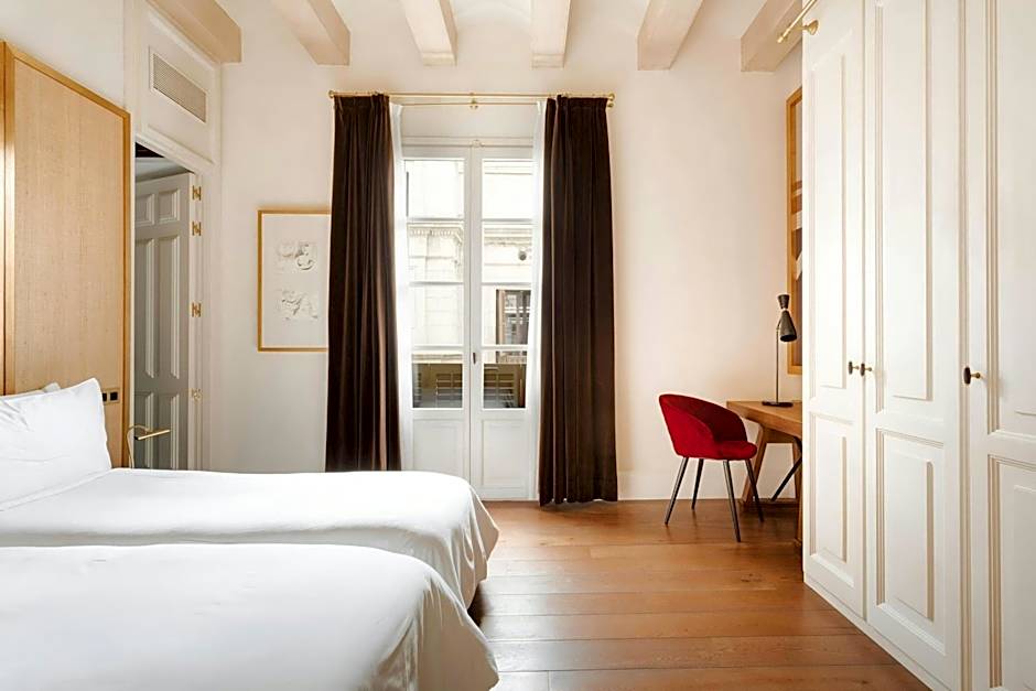 DO Plaça Reial powered by Sonder