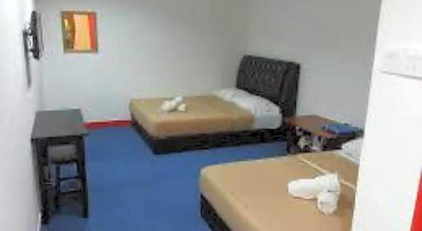 OYO 90324 Muar Station Hotel