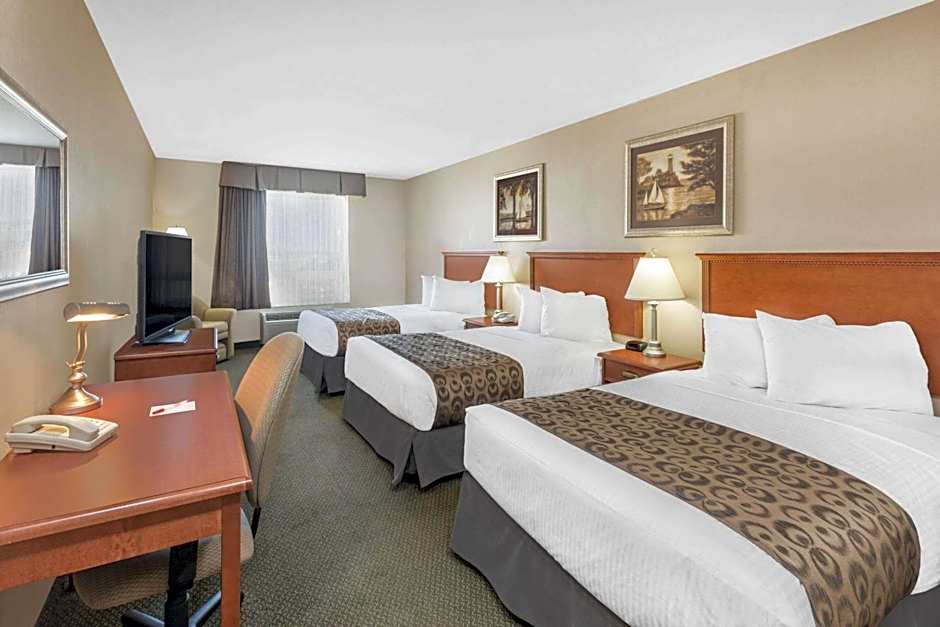 Ramada by Wyndham Clairmont/Grande Prairie