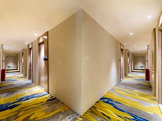 Yilong Hotel