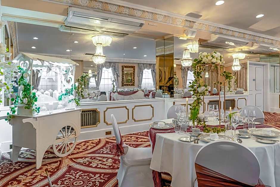 Royal Hotel