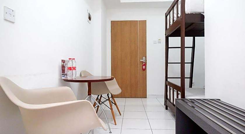 RedDoorz Apartment near Exit Toll Colomadu