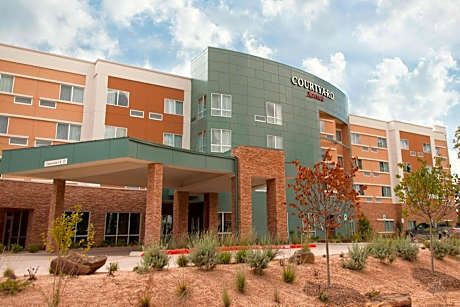 Courtyard by Marriott Houston City Place