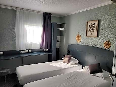 Standard Room - 2 Single Beds