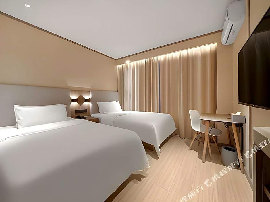 Photo 1 of 4 of 2 Beds Guestroom