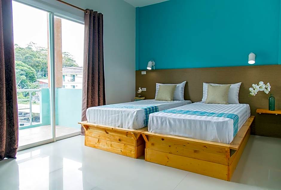 Photo 1 of 4 of 2 Beds, Balcony