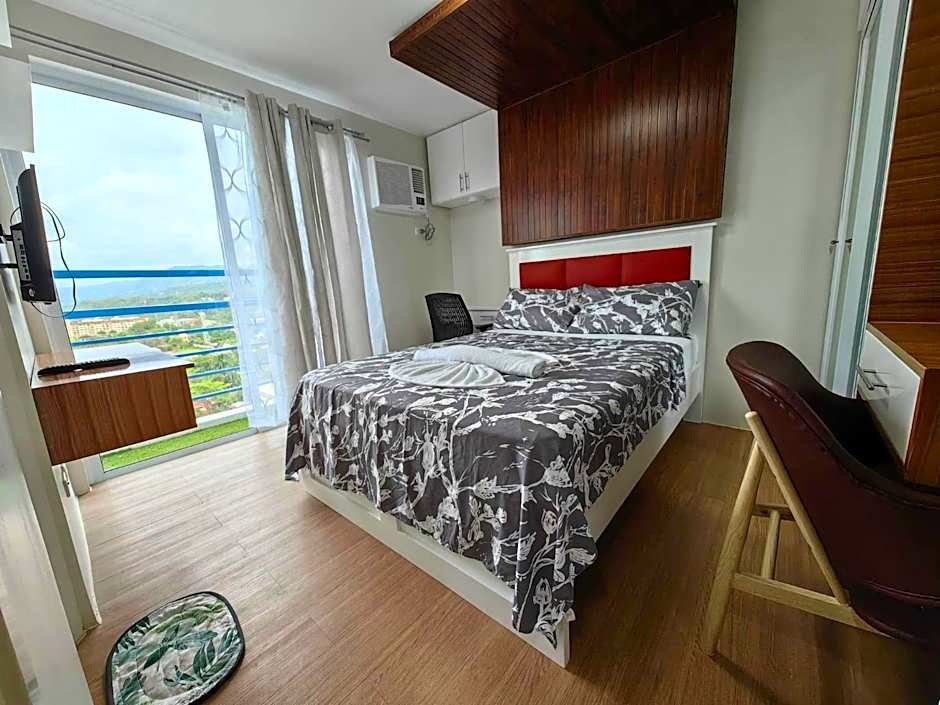 2 BR Loop Tower 1524