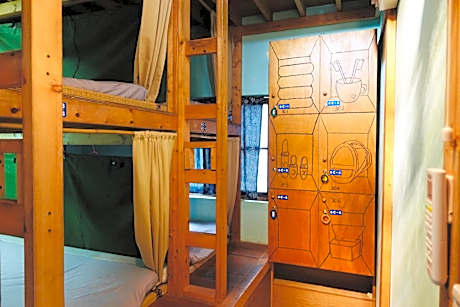 Bed in 6-Bed Mixed Dormitory Room