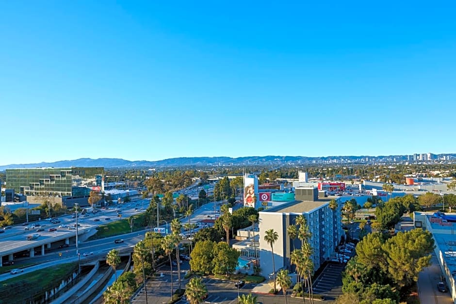 Courtyard by Marriott Los Angeles Westside