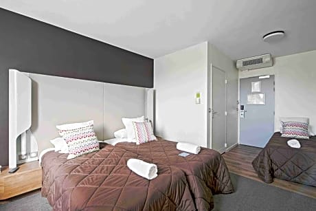 Superior Triple Room with 3 Single Beds