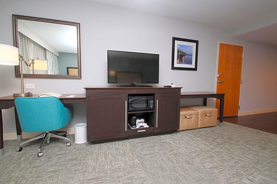 Hampton Inn- Suffolk