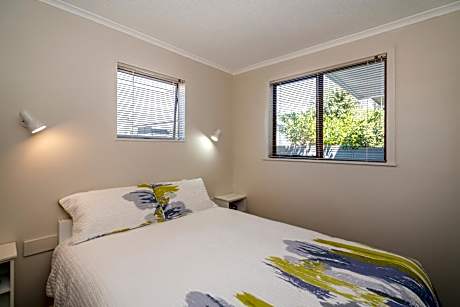 One-Bedroom Suite with Sea View