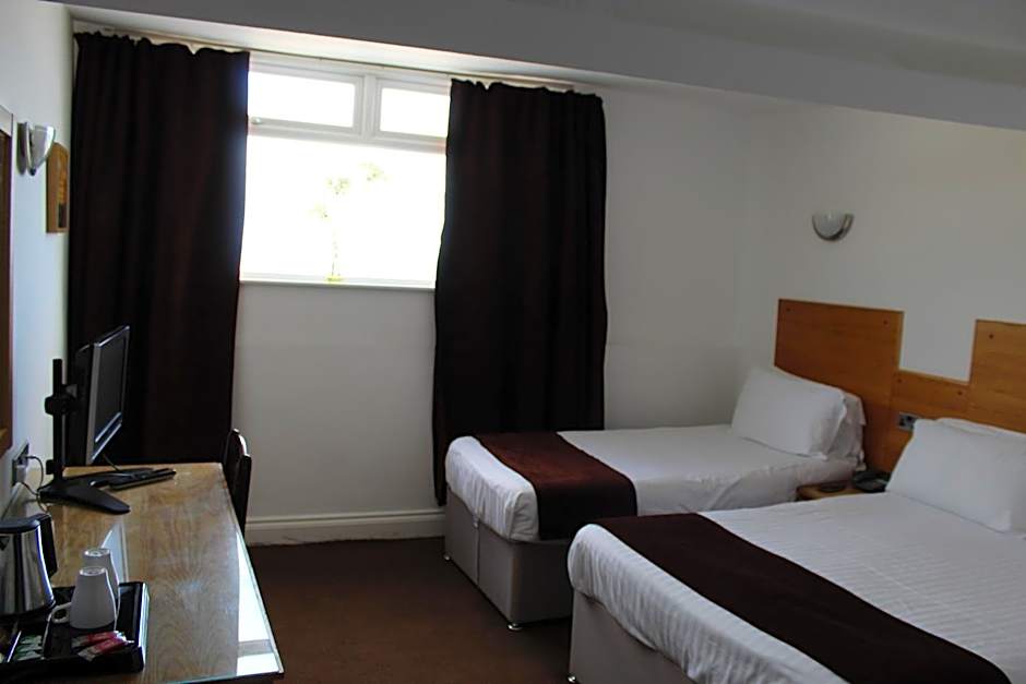 Four Saints Brig Y Don Hotel