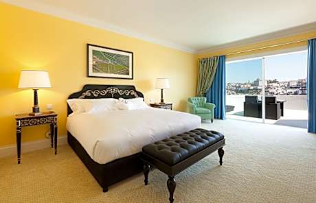 Superior Deluxe-River and City View-Floors 5 to 7