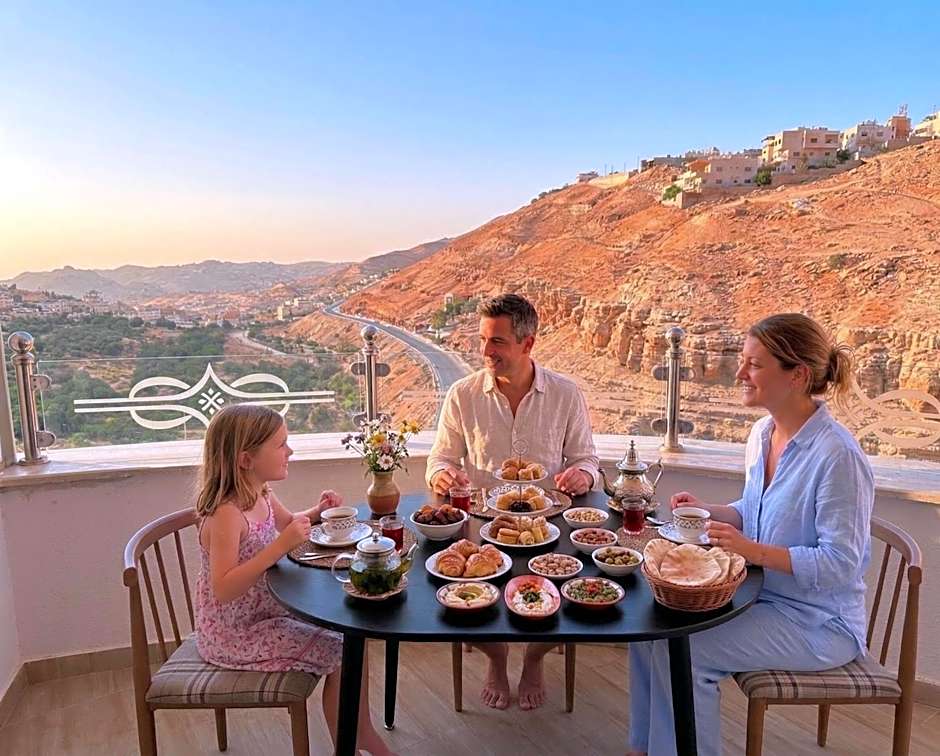 Petra Canyon Hotel