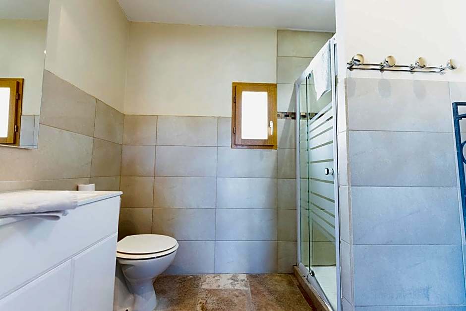 "Les Lauriers" chambre indépendante avec terrasse privée