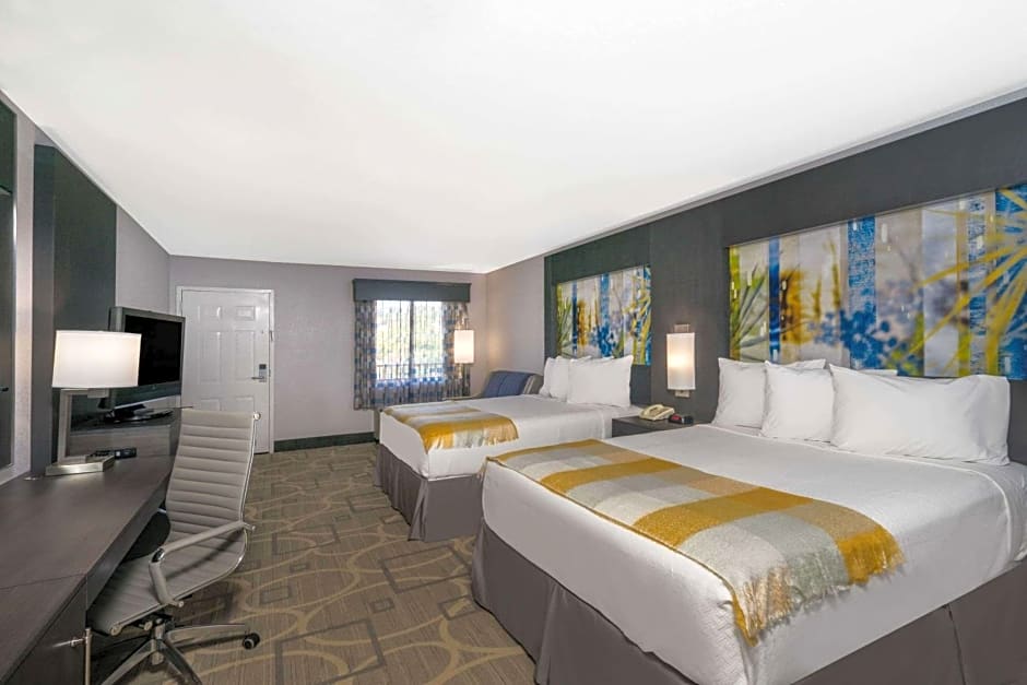 Days Inn by Wyndham Asheville Downtown North