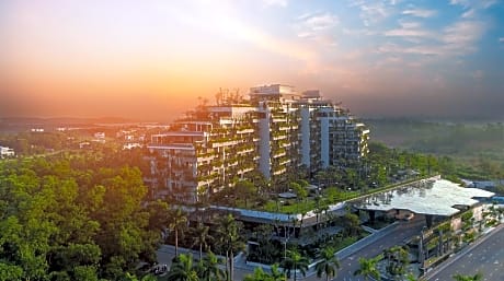 FOREST IN THE SKY - FLAMINGO DAI LAI